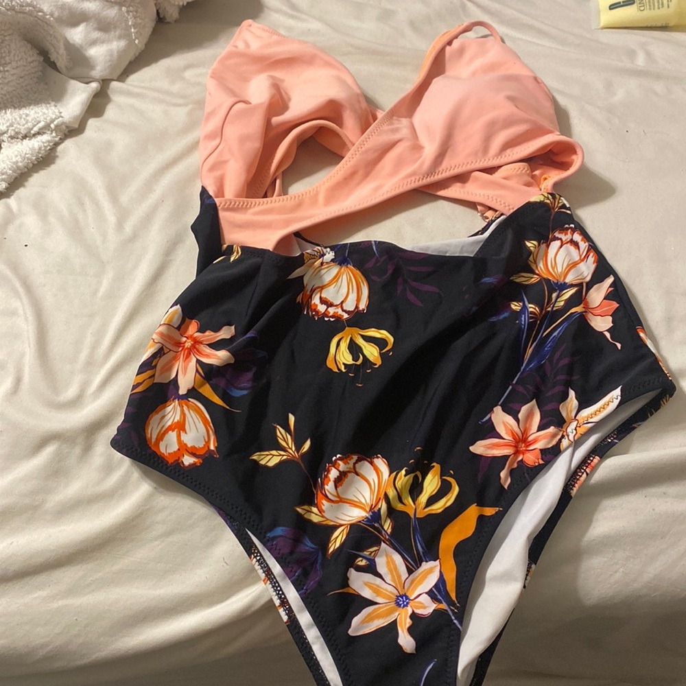 Cupshe swimsuit